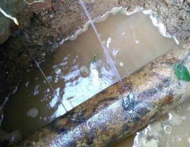 天宁楼顶渗水维修公司分享下地暖漏水的原因及检测方法。